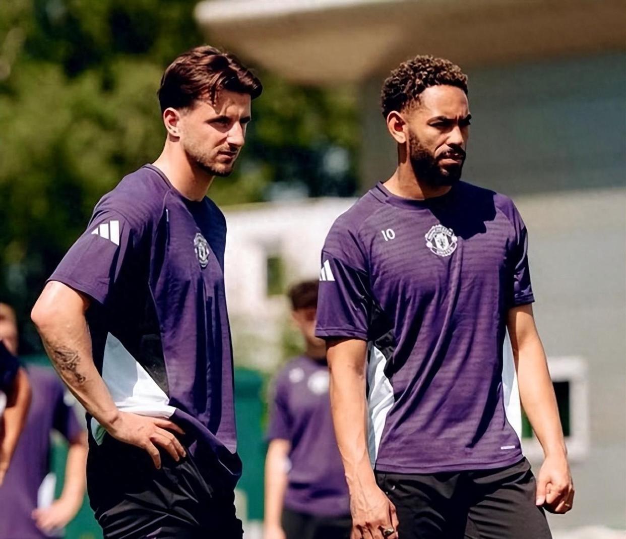 万博体育官网-离谱！国际比赛日拉齐奥内部沟通风云突变曼联转会期回应争议，马赛今晨单刀错失 